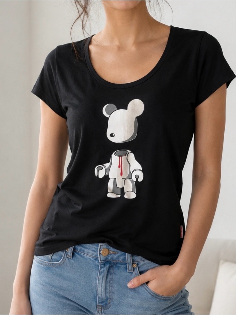 Cute Bear Graphic Black Tee Women’s Scoop Neck T-Shirt, Size M